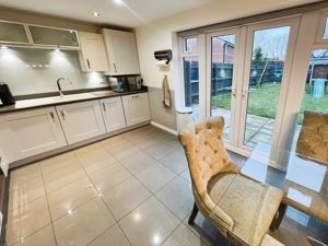 Kitchen Diner- click for photo gallery